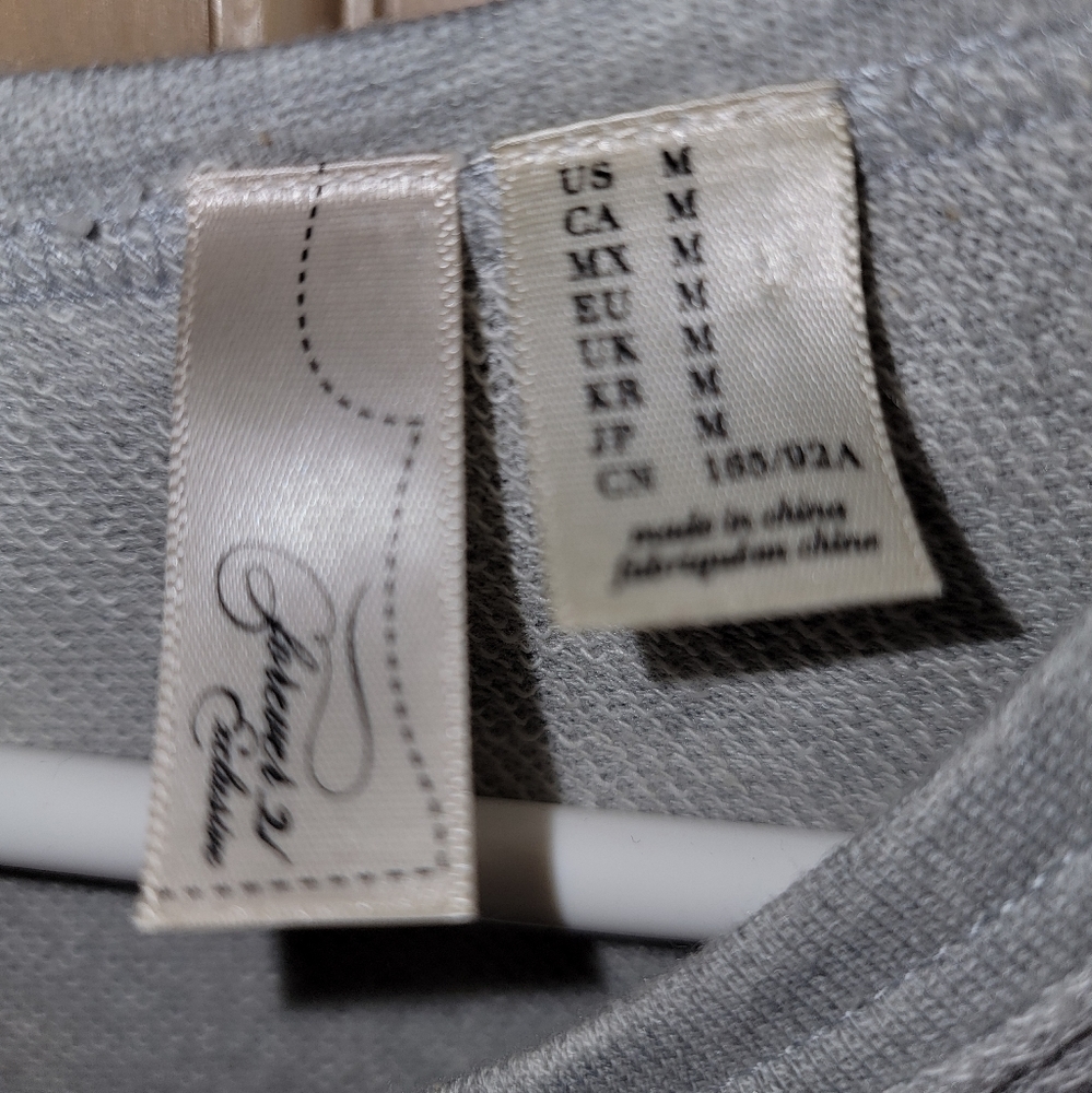 Forever 21 Exclusive sz M Sweatshirt with zipper and rivots - Picture 6 of 6
